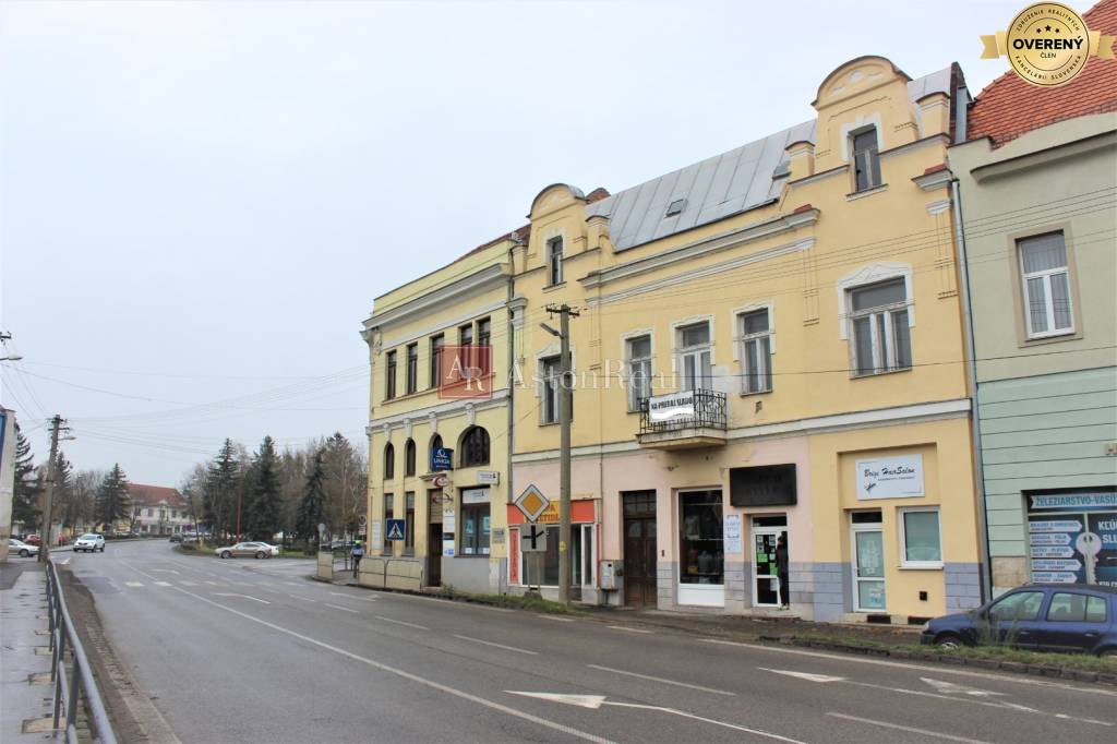 NA PREDAJ: veľký polyfunkčný dom v historickom centre mesta Šahy 