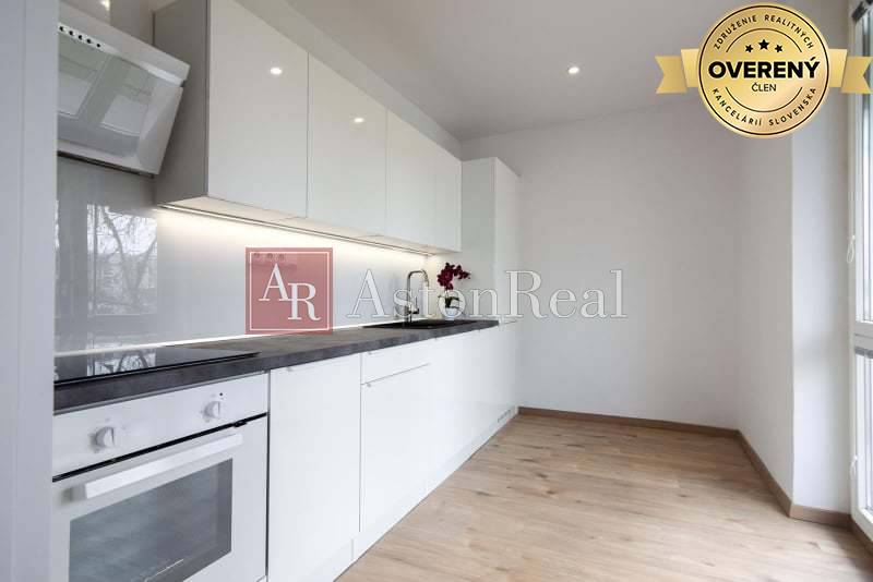 Iný-Predaj-Bratislava - mestská časť Ružinov-209990.00 €