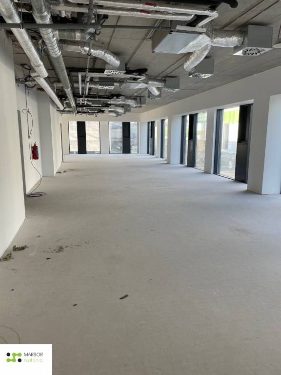 Na predaj kancelársky priestor o výmere 300 m2, DUETT  I, Košice