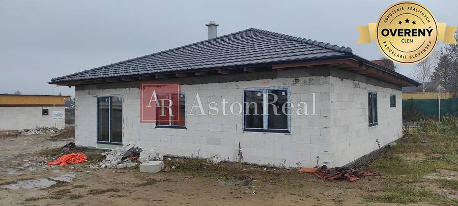 Predaj:4izbový RD. BUNGALOV-hrubá stavba ,Senica-Topolová