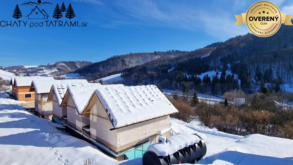 Tri chalety v lyžiarskom stredisku Nízke Tatry