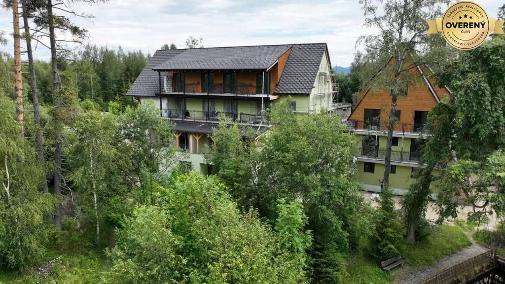 NOVÝ 3-izbový apartmán s terasou a balkónom Vysoké Tatry 121 m2