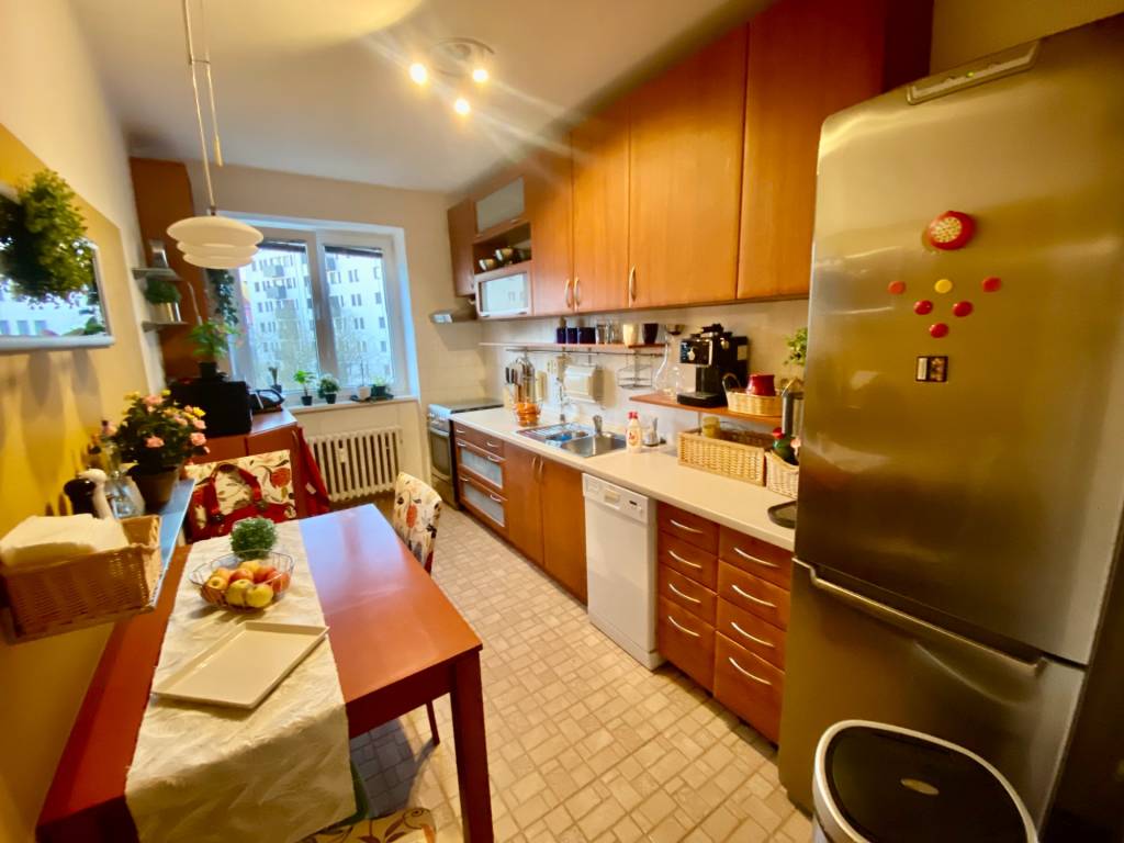 Iný-Prenájom-Bratislava - mestská časť Nové Mesto-760.00 €