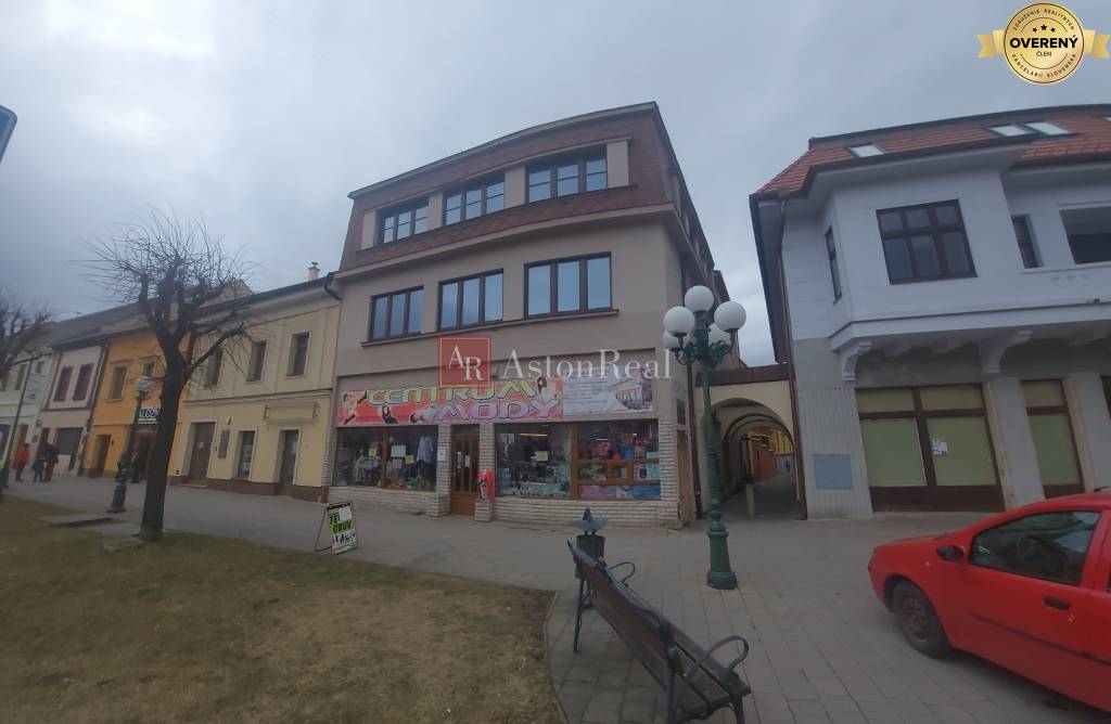 PREDAJ: obchodný priestor v Kežmarku o rozlohe 325 m2, CENTRUM