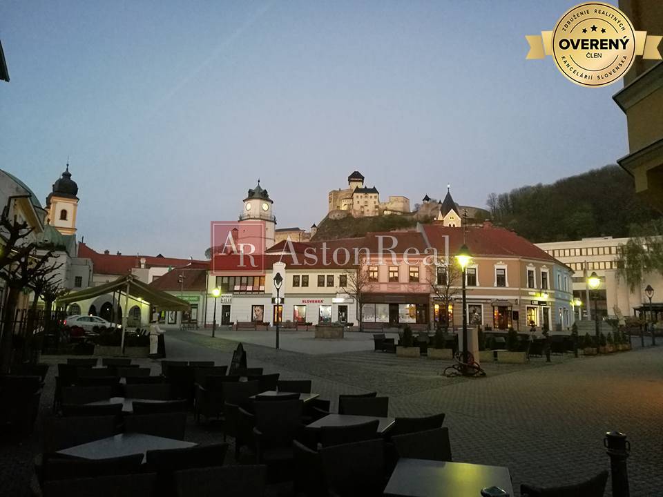 Hľadám pre klienta ihneď obývateľný rodinný dom - Trenčín a okolie