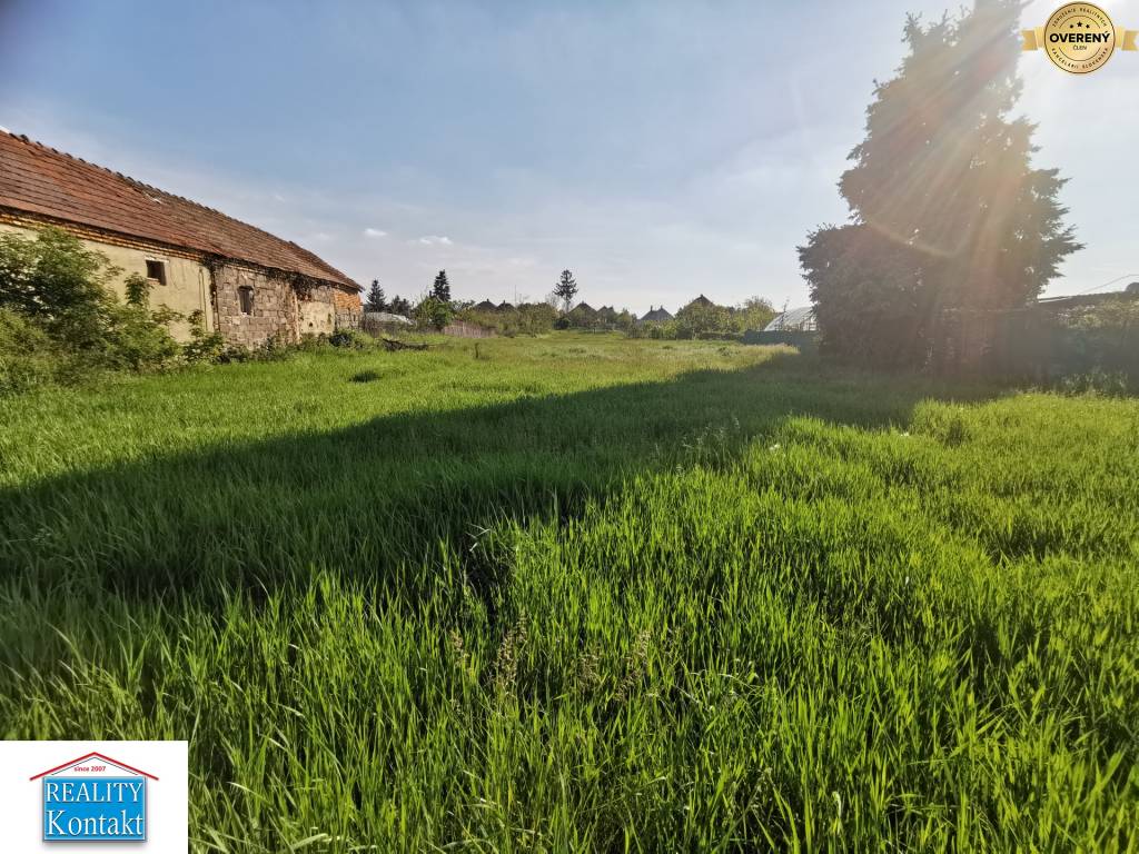 Ponúkame na predaj stavebný pozemok - Nesvady