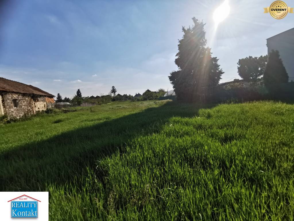 Ponúkame na predaj stavebný pozemok - Nesvady