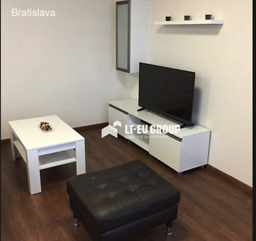 Iný-Prenájom-Bratislava - mestská časť Ružinov-900.00 €