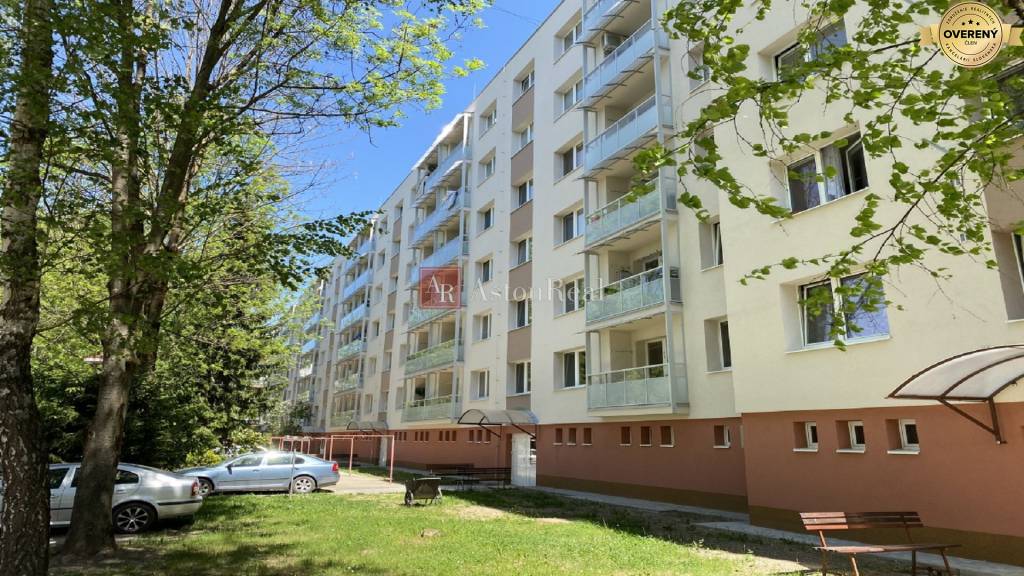 HĽADÁM: 4i byt s balkónom, 82 m2, do 150.000€, Považská Bystrica