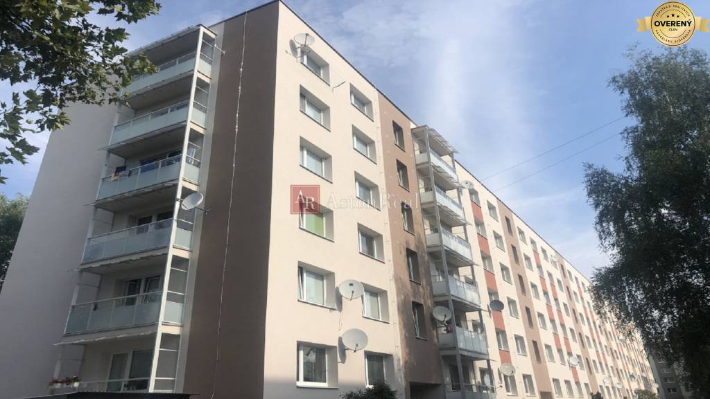 HĽADÁM: 2i byt s balkónom, 55 m2, do 100.000,- €, P. Bystrica 