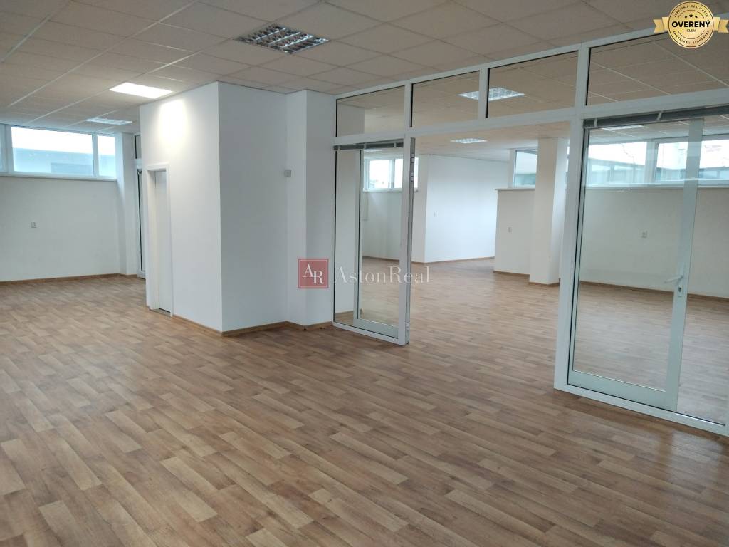 PRENÁJOM: Obchodné Priestory, 150 m2, Vrútky - Pešia Zóna