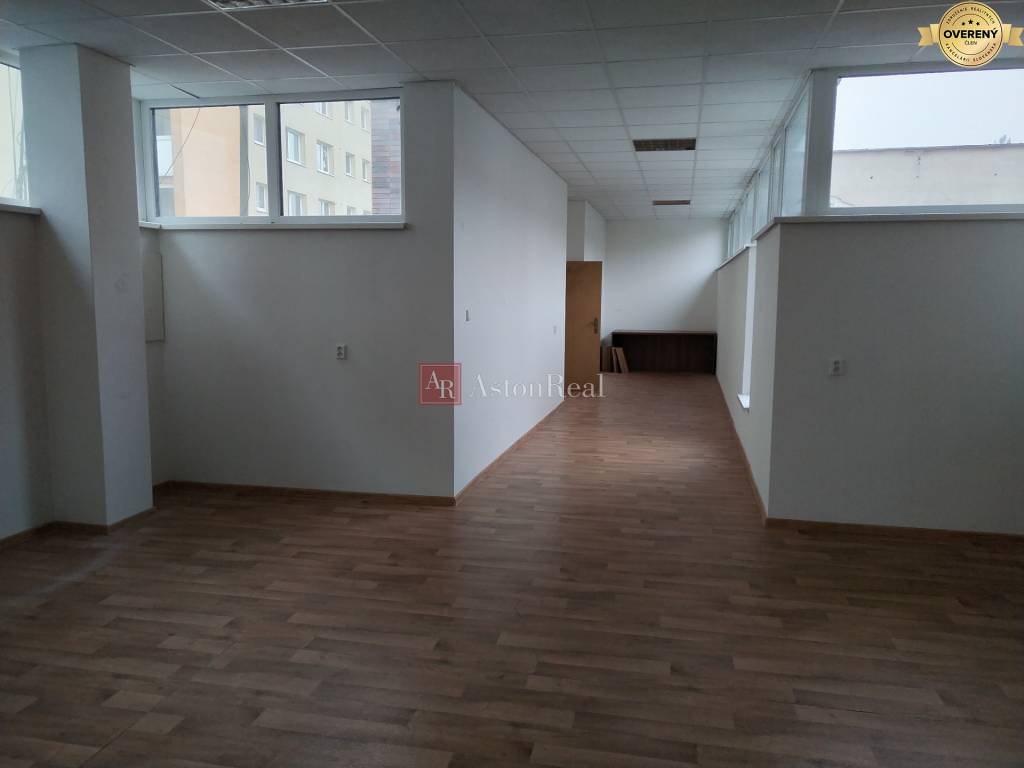 PRENÁJOM: Obchodné Priestory, 150 m2, Vrútky - Pešia Zóna