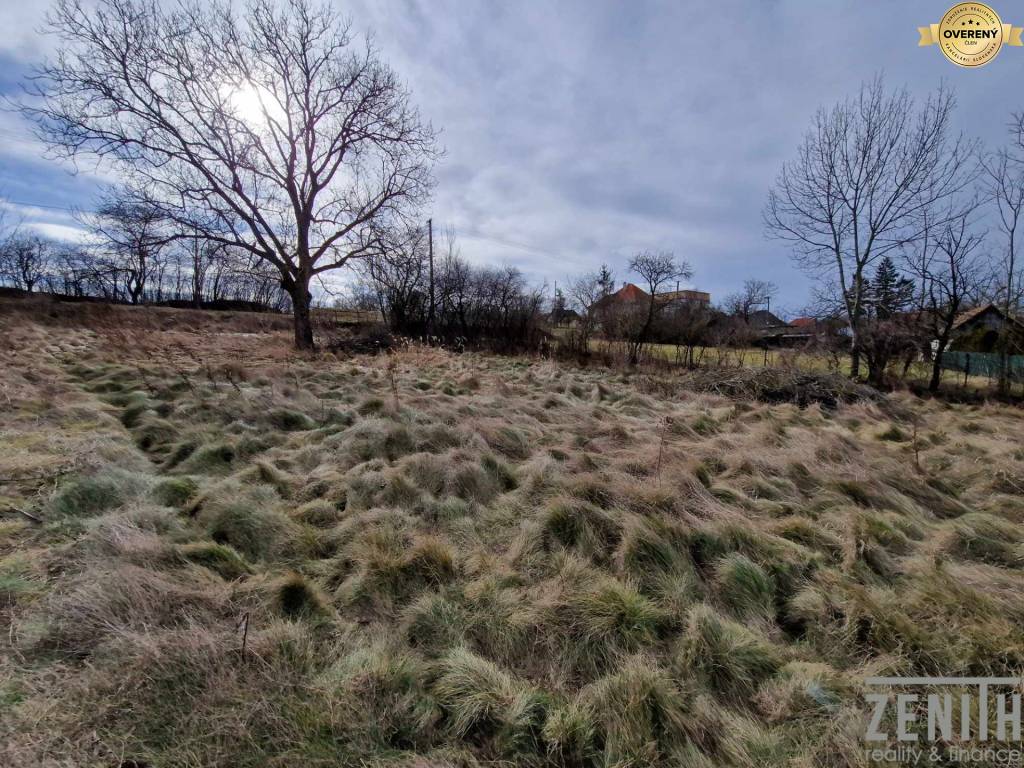 Slnečný stavebný pozemok v obci Čermany