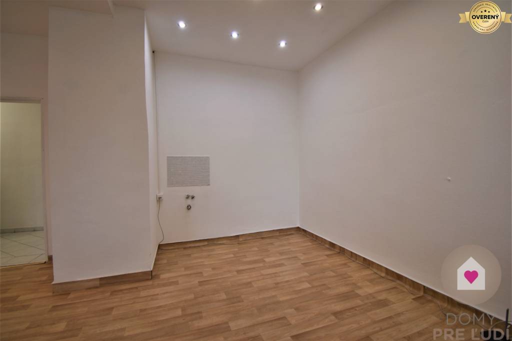 Kancelárie o rozlohe od 20 m2 do  138 m2, BA II. Nevädzova 