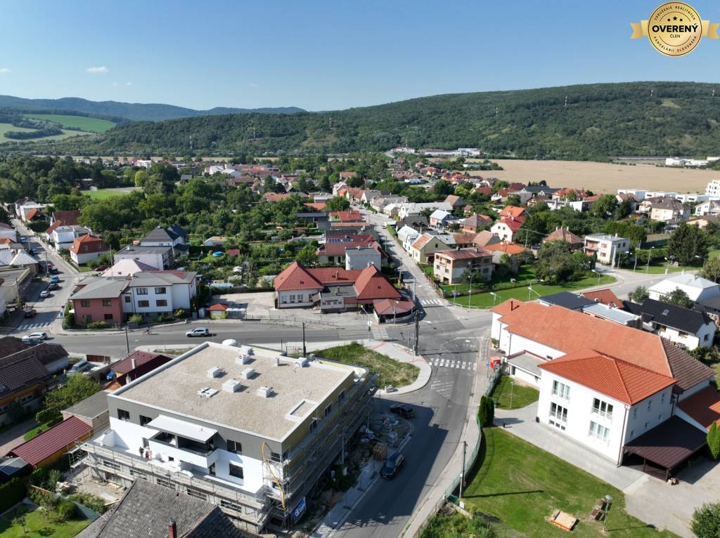 Novostavba posledný na predaj 2 - izbový byt  75 m2 Hanzlíková-Trenčín