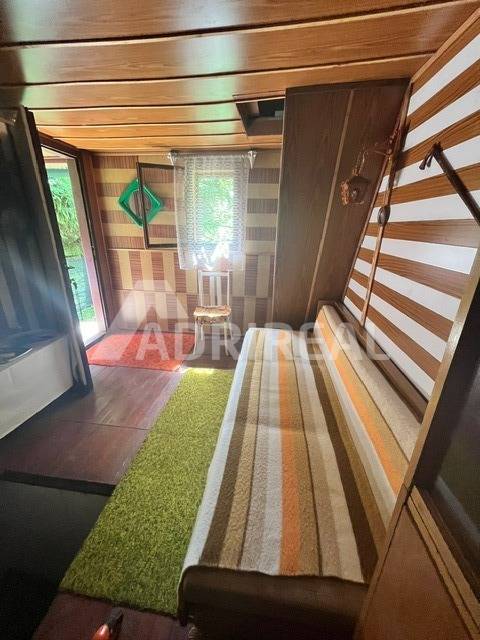 PREDAJ:záhradná chatka so záhradou 374 m2; Tulská-B. Bystrica; 22.000€