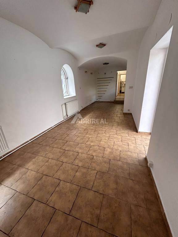 Iný-Prenájom-Banská Bystrica-700.00 €