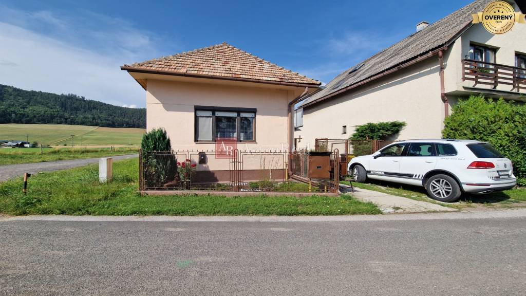  REZERVOVANÉ Rodinný dom Sp.Štiavnik Pozemok 889m2, 2 garáže