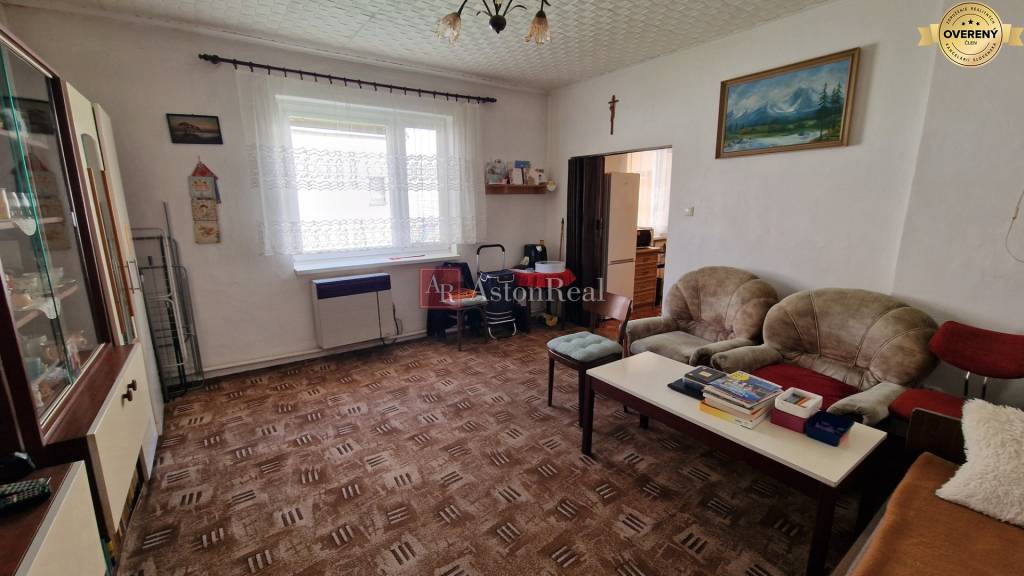  REZERVOVANÉ Rodinný dom Sp.Štiavnik Pozemok 889m2, 2 garáže