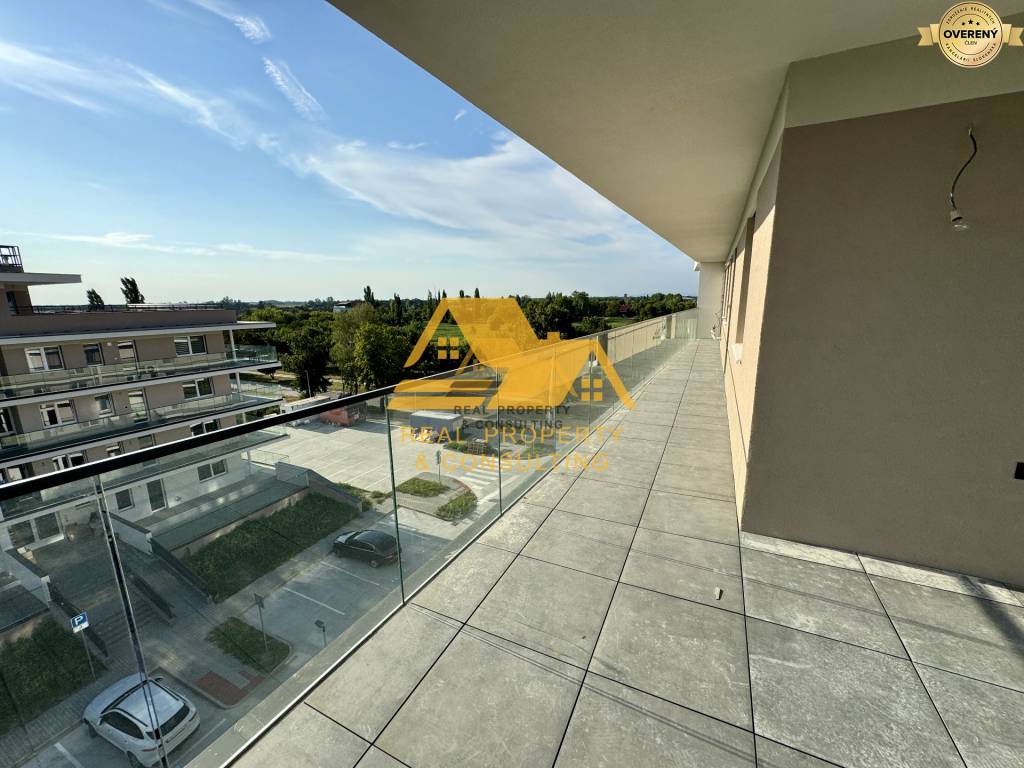 Predám moderný penthouse s veľkými terasami v Nových Zámkoch