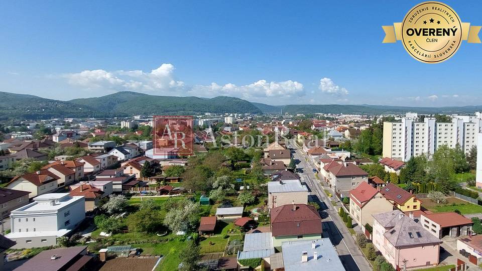 RODINNÝ DOM (2 samostatné bytové jednotky), pozemok 800m2, Zlatý Potok