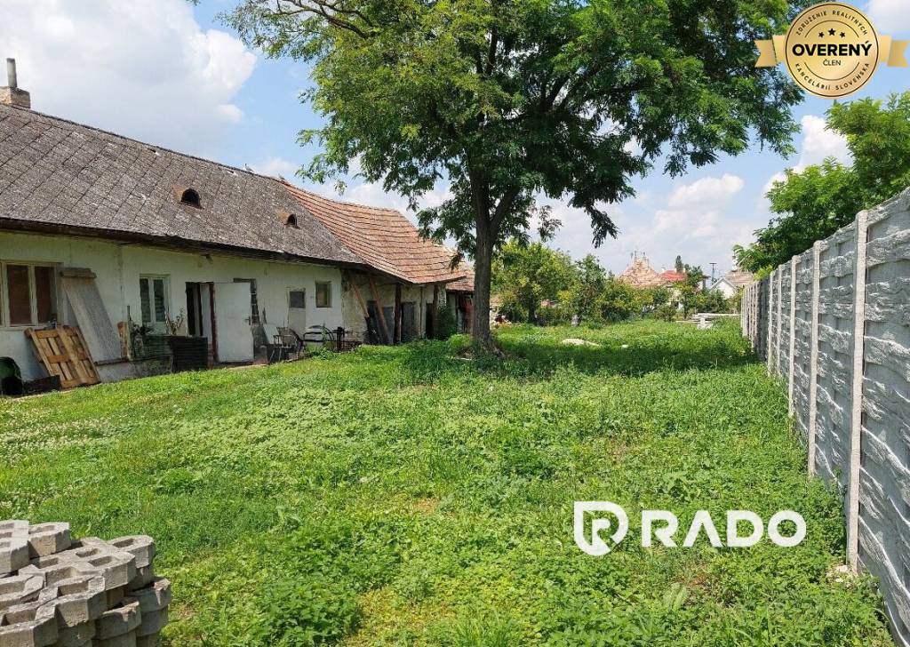 RADO | Na predaj starý dom a STAVEBNÝ POZEMOK až 1112 m2, Lehnice