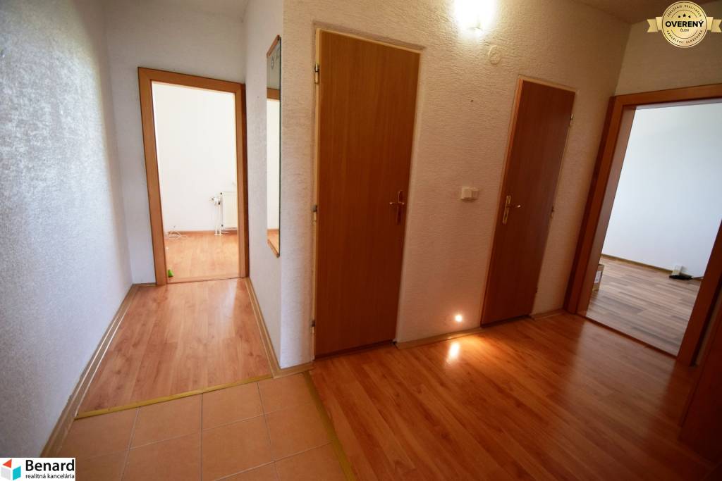 NA PREDAJ 2 IZBOVÝ BYT, SÍDL. ZÁPAD, 5.P., 56m2;