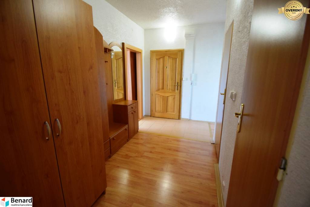 NA PREDAJ 2 IZBOVÝ BYT, SÍDL. ZÁPAD, 5.P., 56m2;