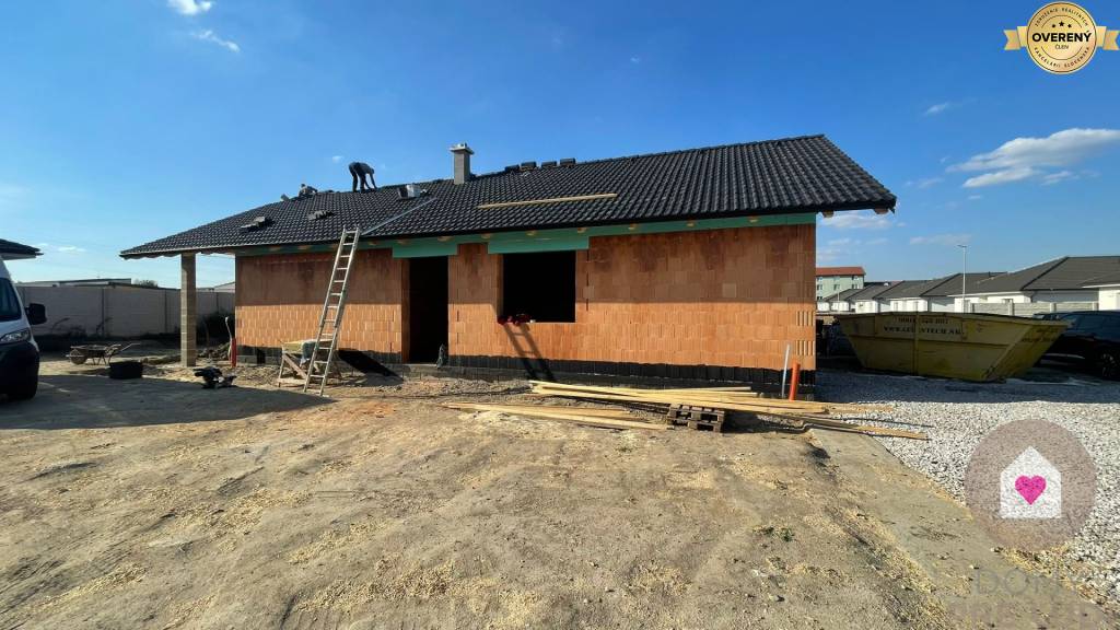 Krásny 4 izbový RD bungalov 101,65 m2 na pozemku 495 m2, Senec