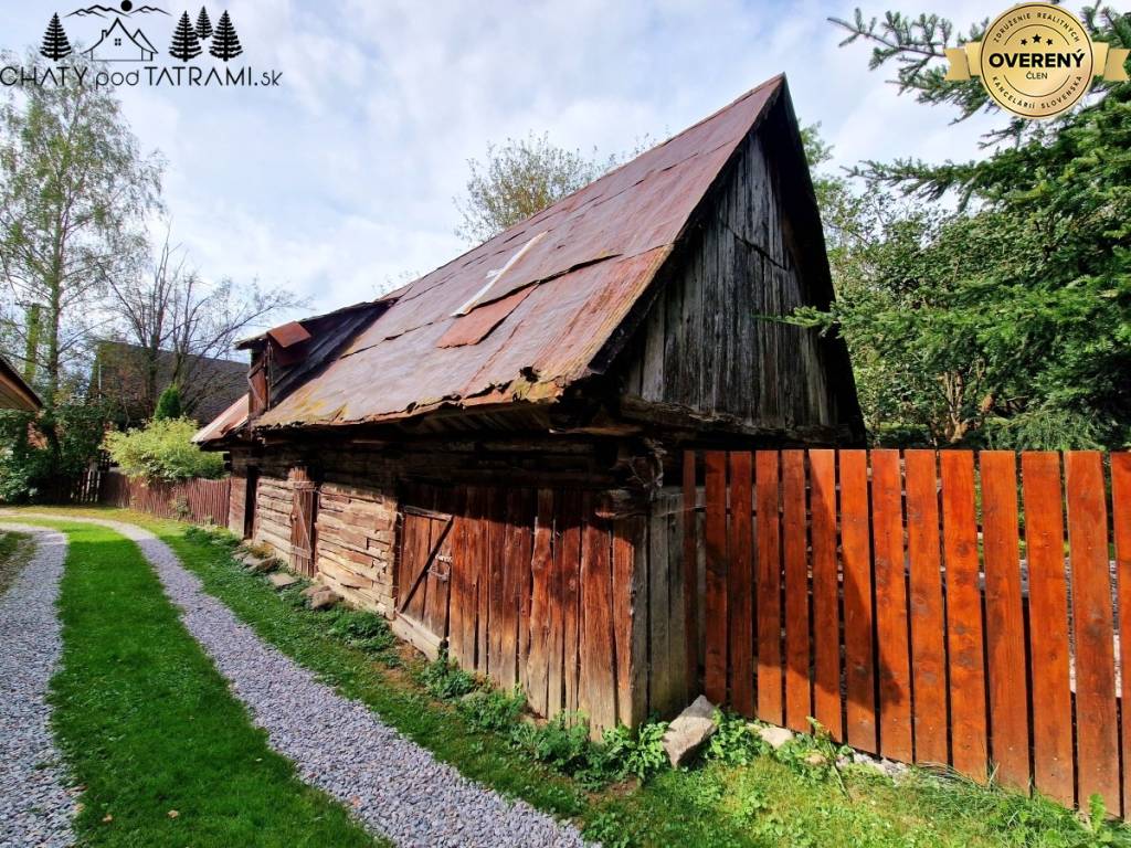 Pozemok s budovou na pokojnom mieste Mýto Nízke Tatry