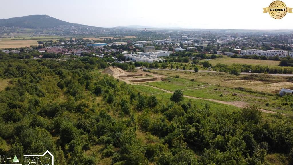 STAVEBNÝ POZEMOK NITRA - Mlynárce, vhodný pre DEVELOPERA 