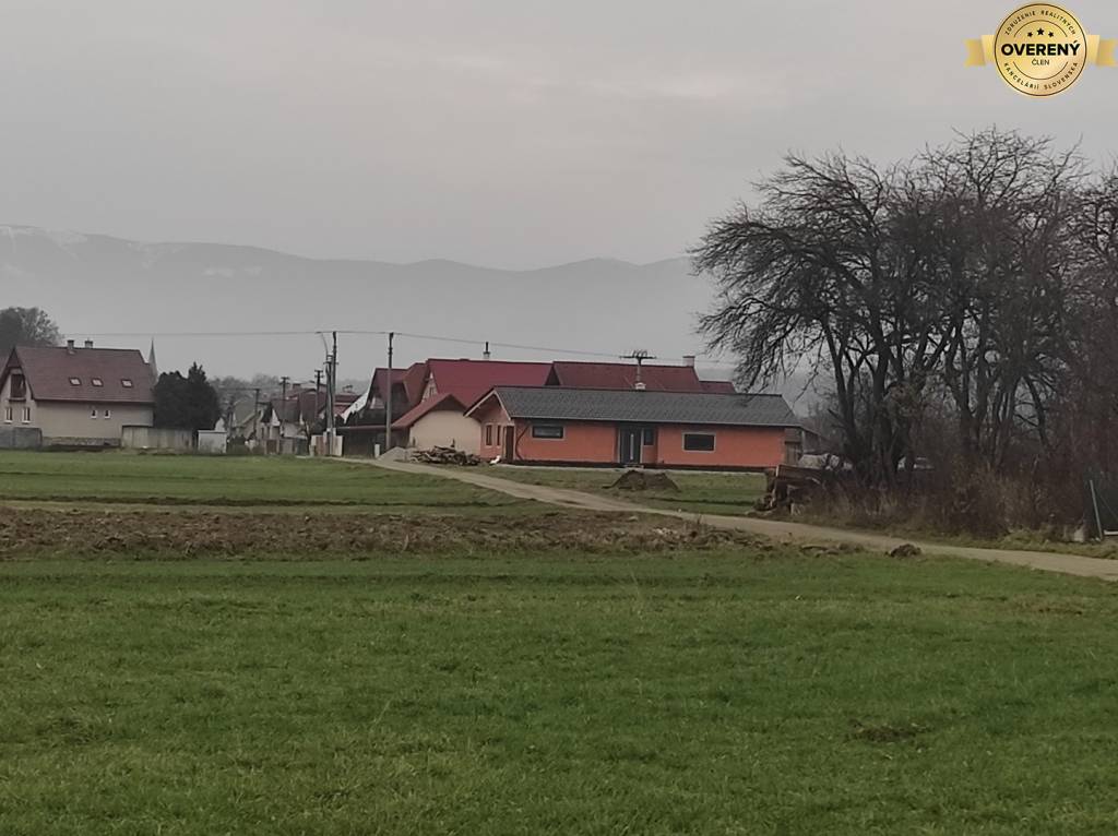 MOŠOVCE - pozemok 490m2 na stavbu rodinného domu 