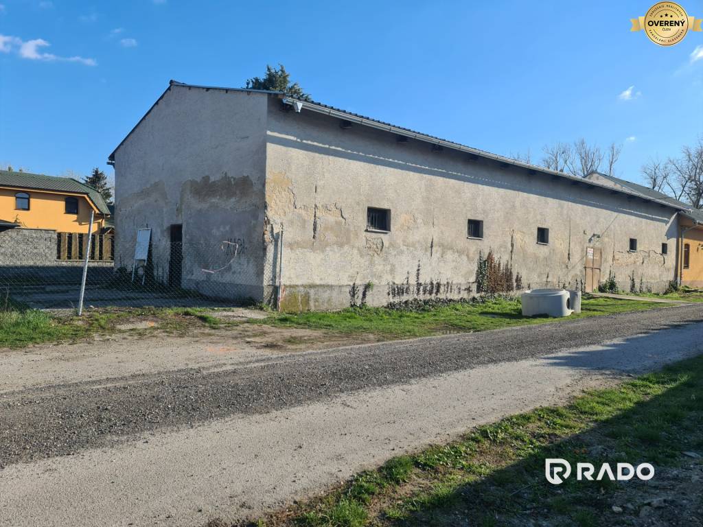 RADO | IBA U NÁS!! Jedinečná historická SÝPKA , Kráľová pri Senci