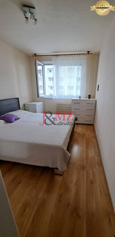 3 izbový byt 80 m2 s loggiou a klimatizáciou, Textilná, Levice, SM–777