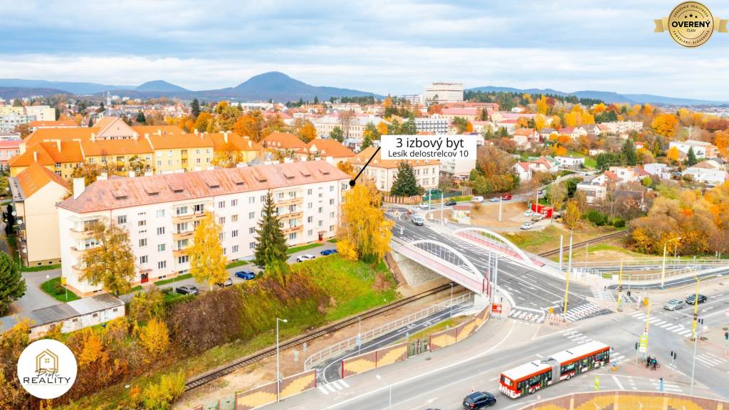 Unikátny, tehlový 3i byt v centre s garážou, 2 balkónmi a TOP výhľadom