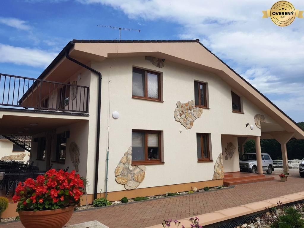 Hotel-Predaj-Klátova Nová Ves-2800000.00 €