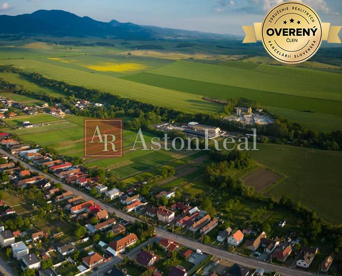 HĽADÁM: 4 izbový rodinný dom s pozemkom od 770 m2, Žabokreky a okolie 