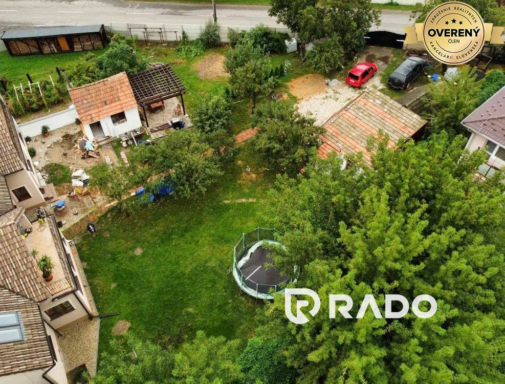 Na prenájom veľký  7-izb. dom  v obci Brodské na pozemku 1250m2.