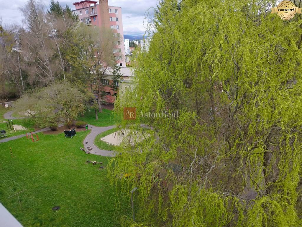 PREDAJ 2,5 izbový byt, balkón, výťah, Banská Bystrica, Mládežnícka ul