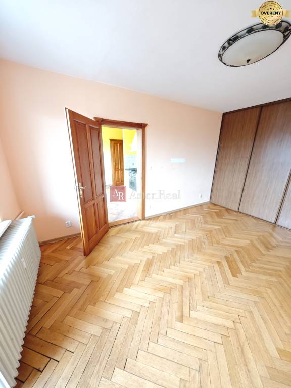 Rezervované: 1 izbový byt s balkónom, 41 m2, THK, kompletná rekonštruk