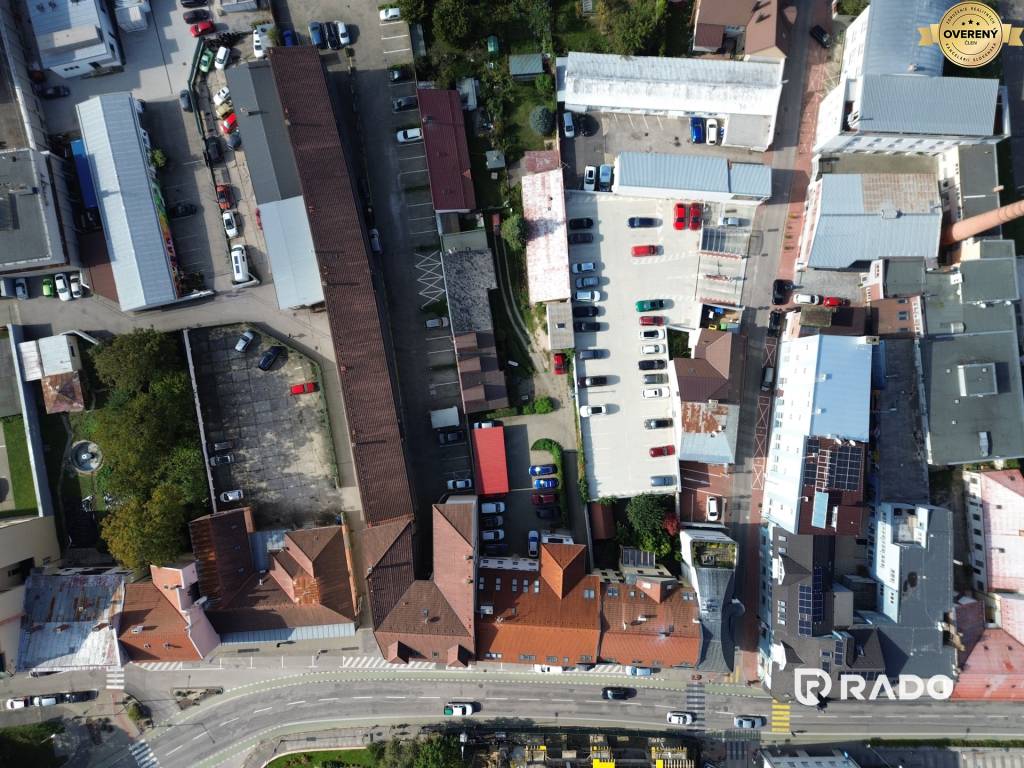 RADO | Rodinný dom v centre mesta s garážou, Nám. Sv. Anny, Trenčín