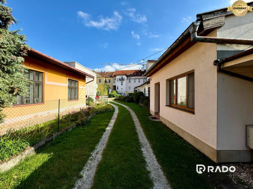 RADO | Rodinný dom v centre mesta s garážou, Nám. Sv. Anny, Trenčín