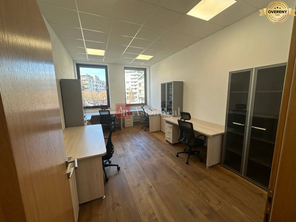 Prenájom: Kancelárske priestory 134 m2 v centre mesta Banská Bystrica 